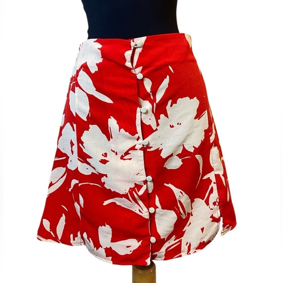 Vintage Silk Red & White Floral Mini Skirt With Buttons - Picture 3 of 16